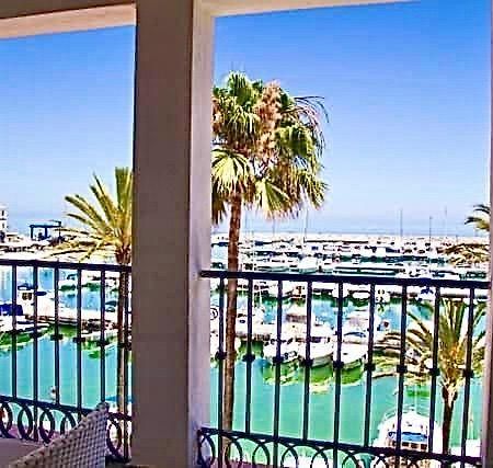 Best Of Marina Living Overlooking The Sea San Luis de Sabinillas Exterior photo