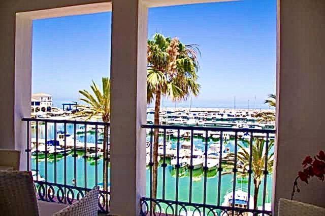 Best Of Marina Living Overlooking The Sea San Luis de Sabinillas Exterior photo